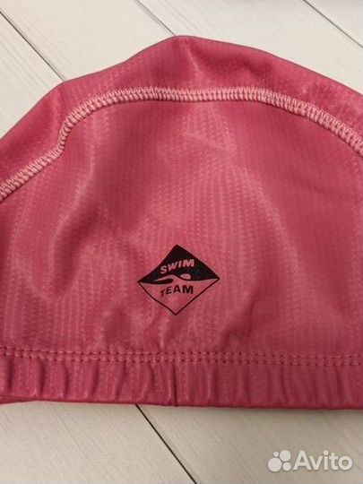 2 шапочки для плавания