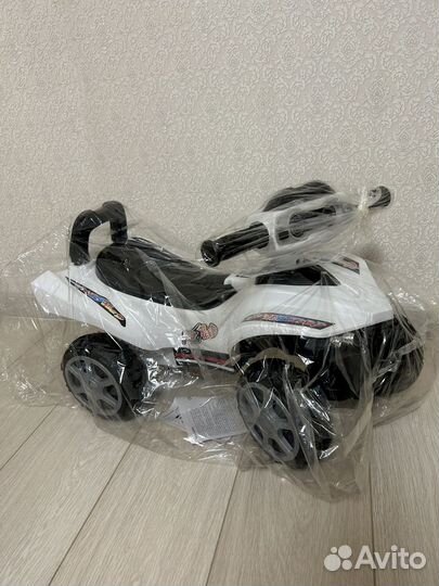 Машинка каталка толокар