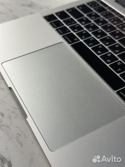 Продам MacBook Pro 13 Retina 2017 i5/8/128