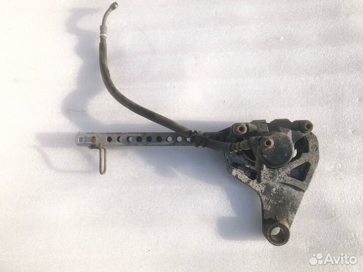 Yamaha FJR 1300 01 задний тормозной суппорт