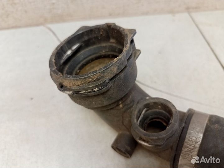 Патрубок системы охлаждения