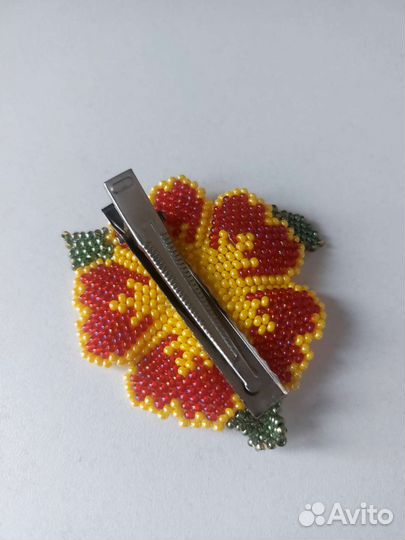 Заколка из бисера