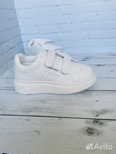 Кроссовки детские