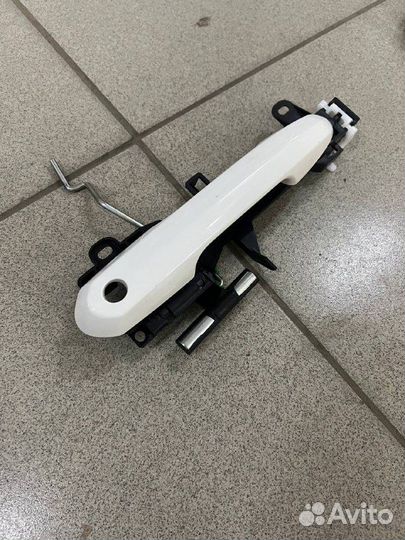 Ручка двери передняя левая Toyota Rav 4 50