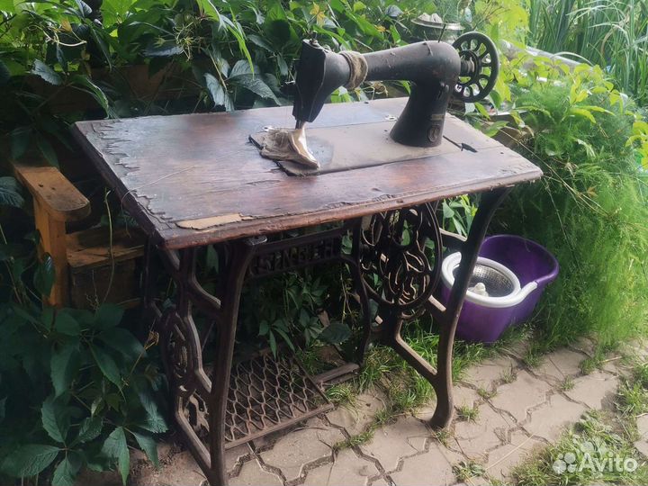 Швейная машинка zinger