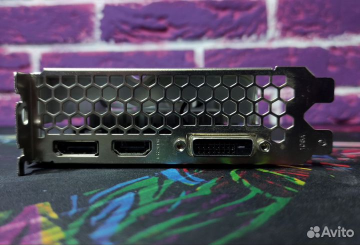 Белая видеокарта 1050ti