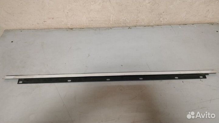 Уплотнитель стекла двери задний левый Audi A4 B7