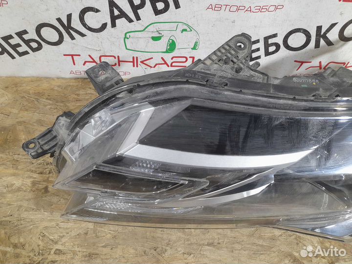 Фара левая Mitsubishi Pajero Sport (2016-2021)