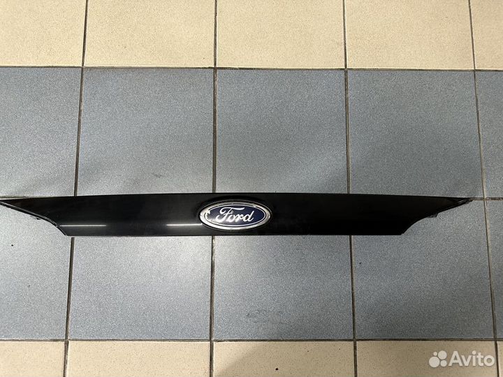 Накладка крышки багажника Форд Фокус 3 Focus 3