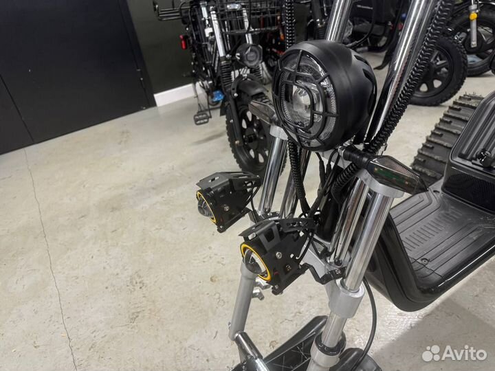 Электроскутер + снегоход 2 в 1 новый