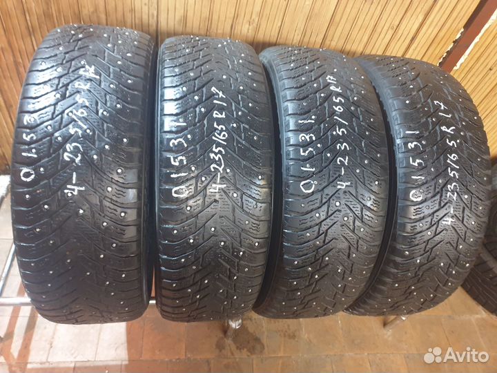 Nokian Tyres Hakkapeliitta 8 SUV 235/65 R17 107T