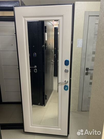 Входная дверь 7,5 см Гарда Серебро Зеркало