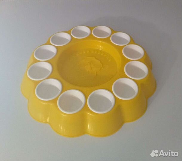 Пасхальная подставка для кулича и яиц