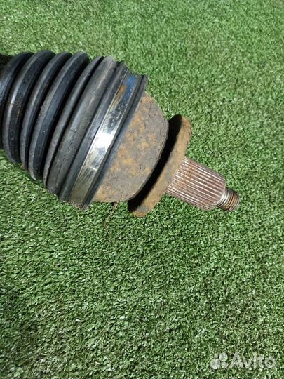 Полуось (привод) передний правый Skoda Fabia 2