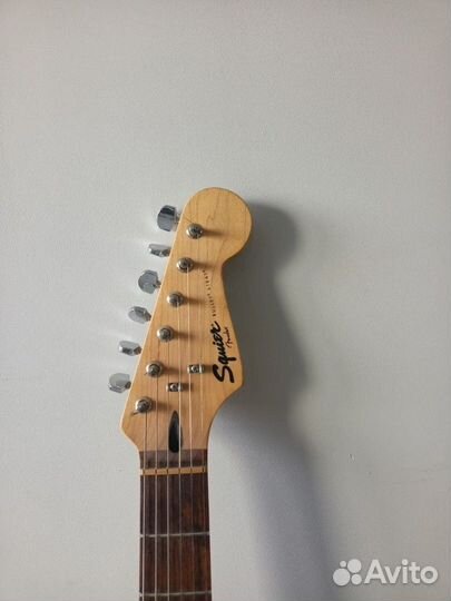 Электрогитара Fender Squier Bullet