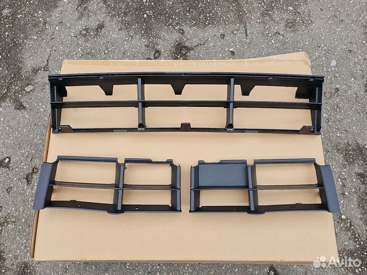 Решётка в бампер BMW 5 (E39) Комплект