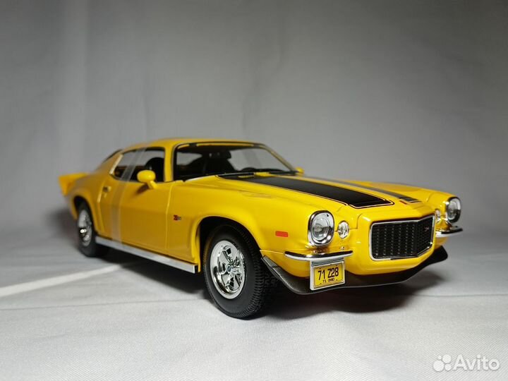 Модель Chevrolet Camaro 1971 Maisto 1:18