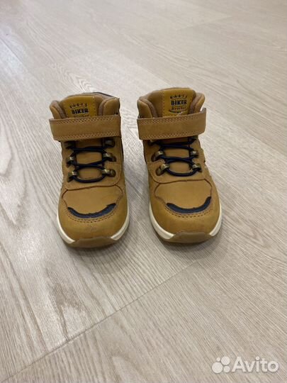 Ботинки демисезонные 23 размер