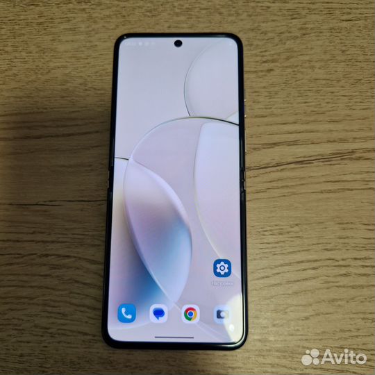 Motorola Razr 40, 8/256 ГБ