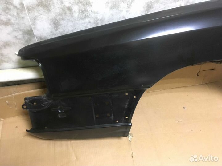 Крыло переднее левое Audi 100 C3 (Ауди)