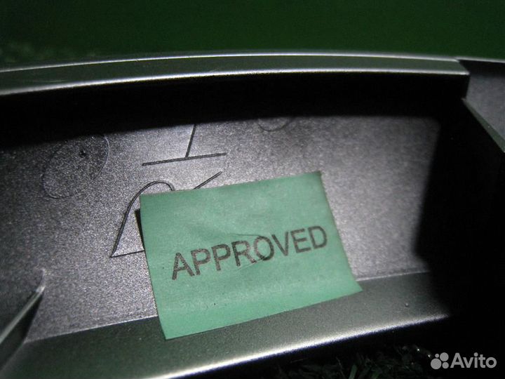 Накладка торпедо правая Toyota Auris E150 2010