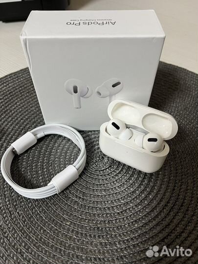 Беспроводные наушники Apple airpods pro