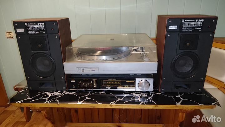 Проигрыватель винила, усилитель, колонки СССР