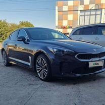 Kia Stinger 2.0 AT, 2018, 100 000 км, с пробегом, цена 2 480 000 руб.