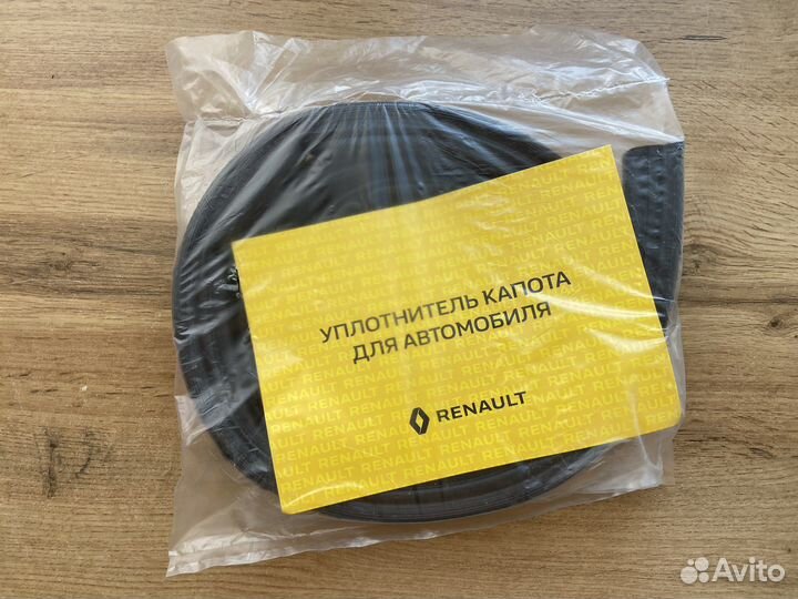 Дополнительный уплотнитель капота Renault Duster 2