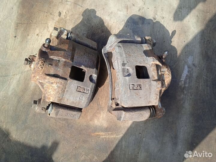 Суппорт передний Mitsubishi Galant 8