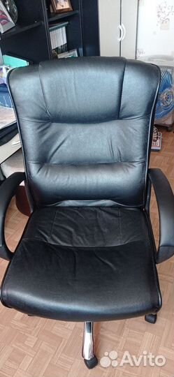 Кожанное кресло компьютерное
