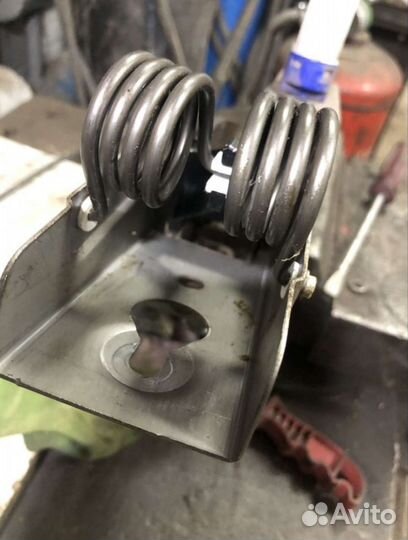 Втулки на пружину педали сцепления mazda