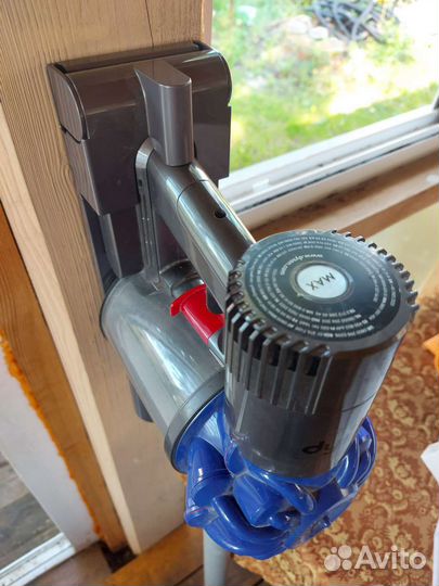 Ручной пылесос Dyson