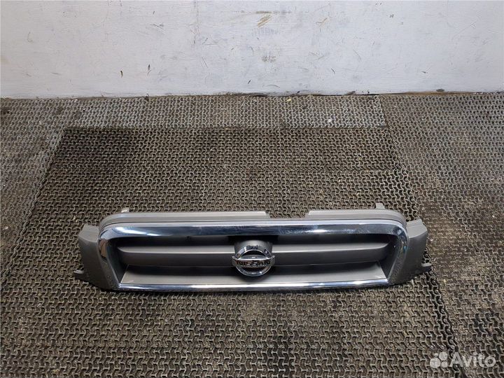 Решетка радиатора Nissan Pathfinder, 2003