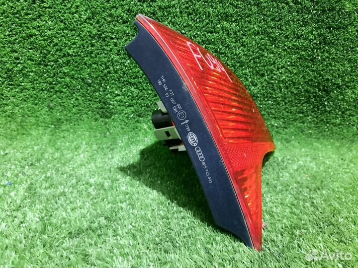 Фонарь задний левый Audi A4 8E B7 ALT (2.0)