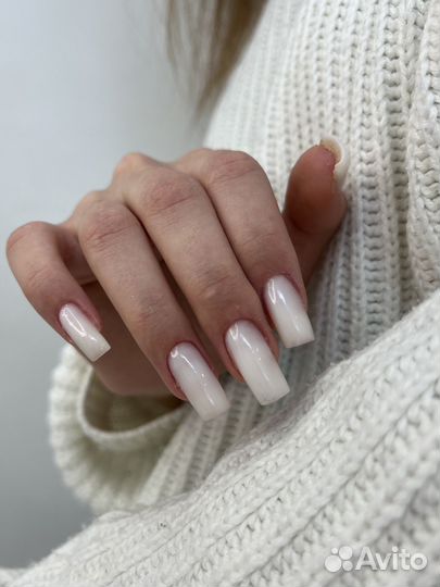 Маникюр в салоне