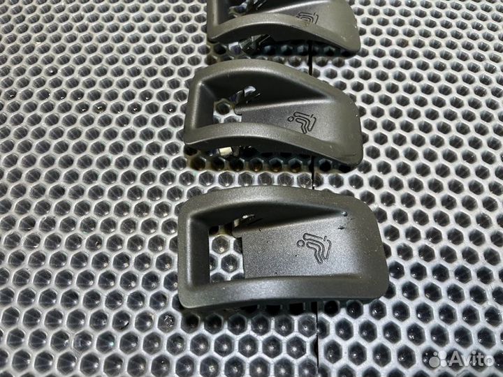 Обшивка багажника Volkswagen Touareg