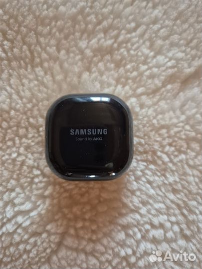 Беспроводные наушники Samsung galaxy buds live