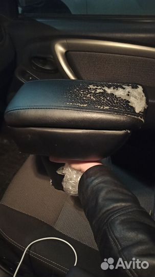 Подлокотник renault duster