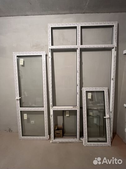 Оконный блок с дверью