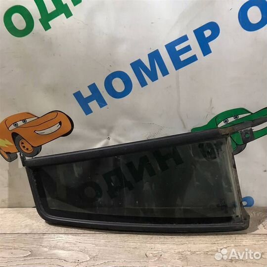 Стекло двери задней правой,левой (форточка) Jeep
