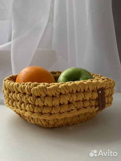 Вязаная корзинка