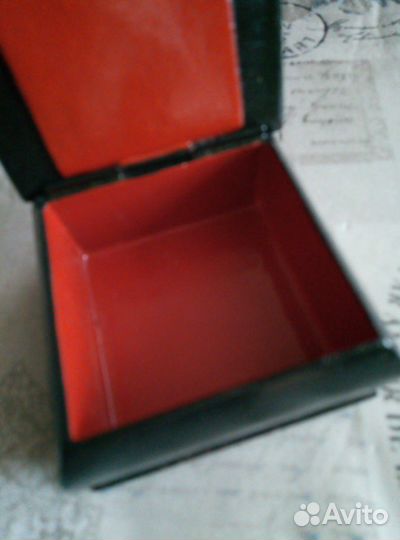 Шкатулка (лаковая)