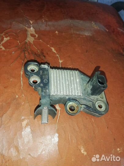 Регулятор напряжения генератора Лада Ларгус