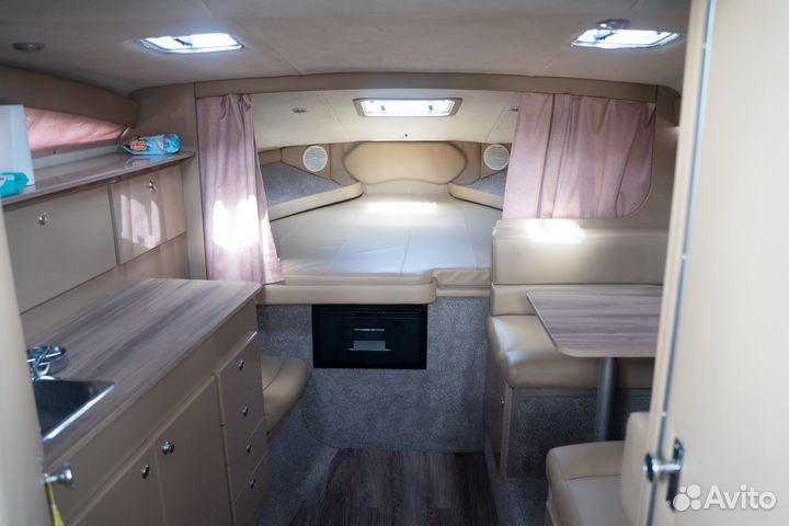 Прогулка на катере по центру Москвы