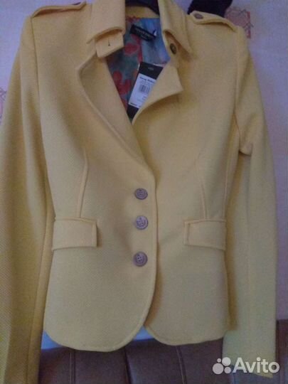 Жакет ярко желтый новый,из бутика спб