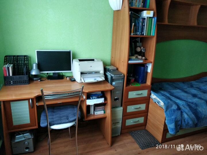 Мебель для детской б/у 5предметов: шкаф для одежды