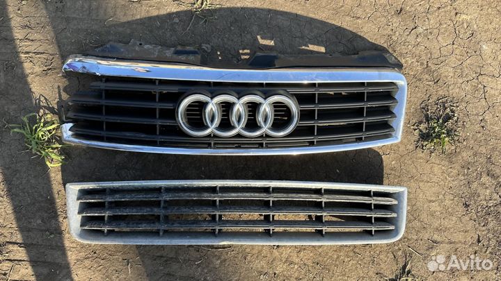 Решетка радиатора Audi A8 D3
