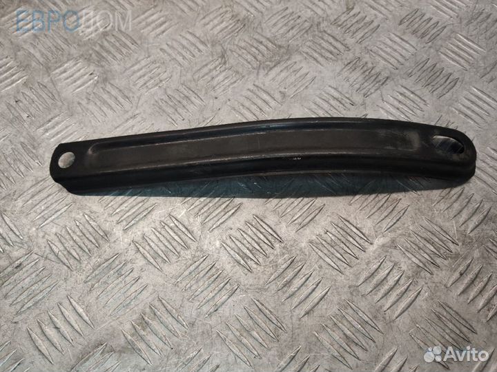 Крепление / кронштейн на mercedes W205 s1134630