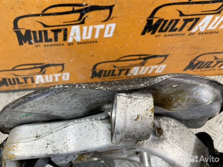 Кулак поворотный передний правый Mercedes Gle W166